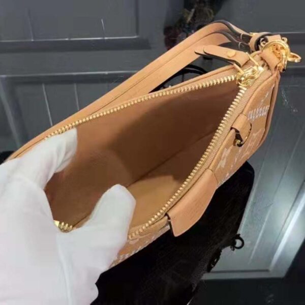 Louis Vuitton LV Women Easy Pouch On Strap Beige Monogram Supple Grained Cowhide - Image 6