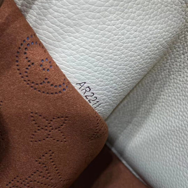 Louis Vuitton LV Women Muria Bucket Bag Crème Beige Mahina Perforated Calf Leather - Image 16