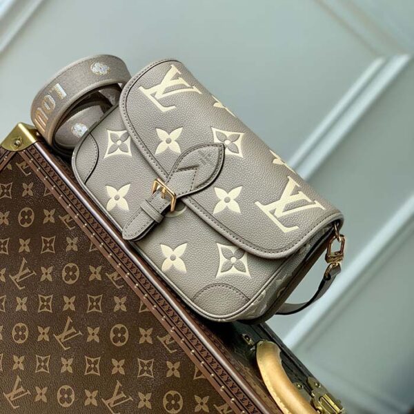 Louis Vuitton LV Women Diane Tourterelle Beige Cream Monogram Empreinte Embossed Cowhide Leather - Image 3