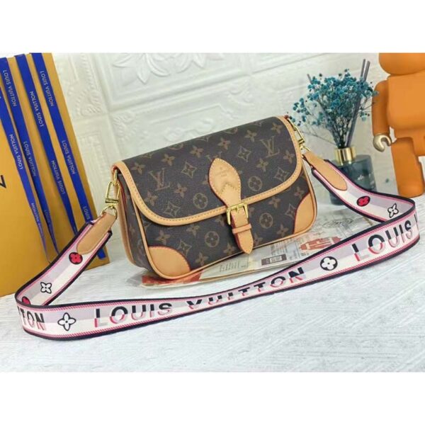Louis Vuitton LV Women Diane Satchel Brown Monogram Coated Canvas Textile Lining - Image 4