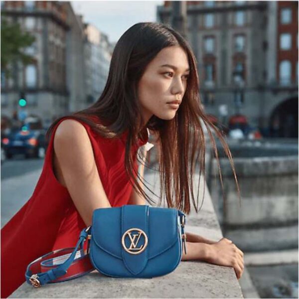 Louis Vuitton LV Women LV Pont 9 Soft MM Handbag Bleu Général Rouge Grained Calfskin - Image 7