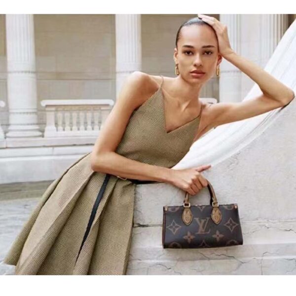 Louis Vuitton LV Women OnTheGo East West Giant Monogram Monogram Reverse Coated Canvas - Image 15