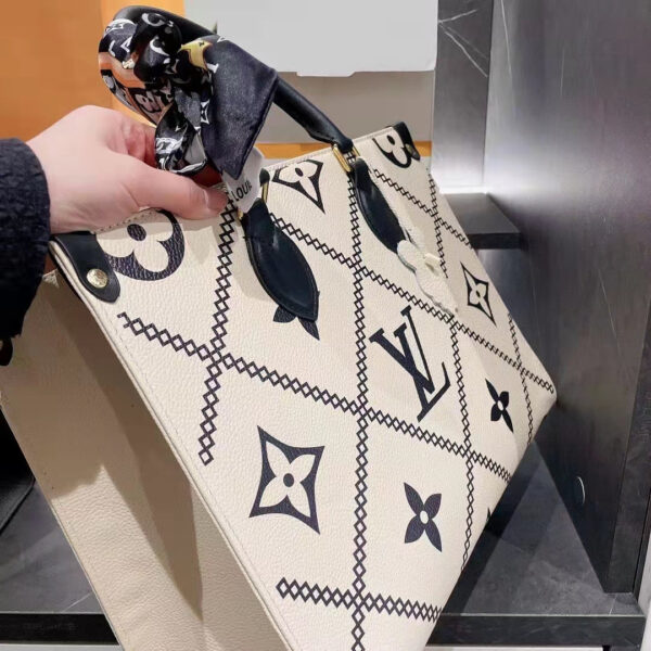 Louis Vuitton LV Women OnTheGo MM Tote Bag Beige Embossed Supple Grained Cowhide - Image 3