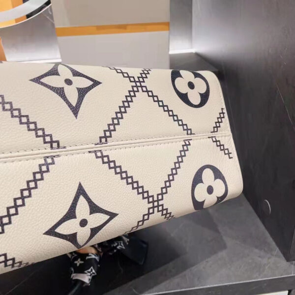 Louis Vuitton LV Women OnTheGo MM Tote Bag Beige Embossed Supple Grained Cowhide - Image 5