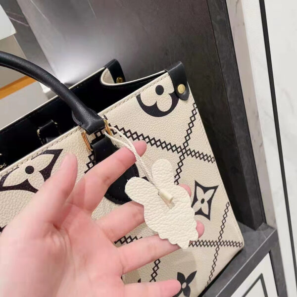 Louis Vuitton LV Women OnTheGo MM Tote Bag Beige Embossed Supple Grained Cowhide - Image 8