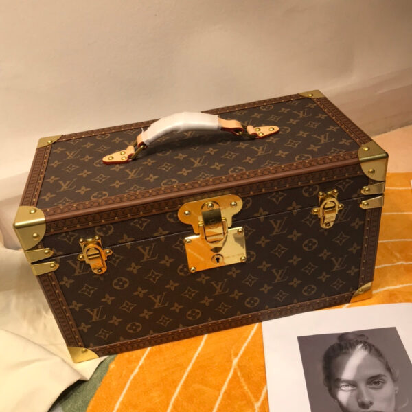 Louis Vuitton Unisex Coffret Tresor 24 Monogram Canvas Microfiber Lining Golden Brass - Image 2