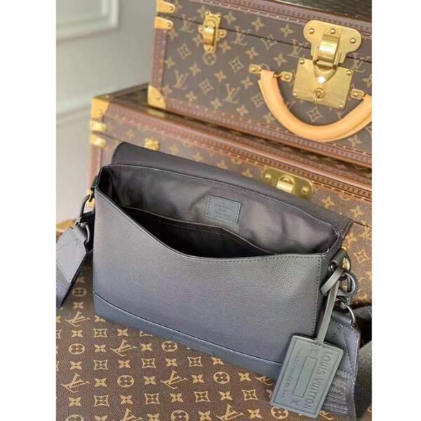 Louis Vuitton Unisex LV Aerogram Takeoff Messenger Black Grained Calf Leather - Image 6