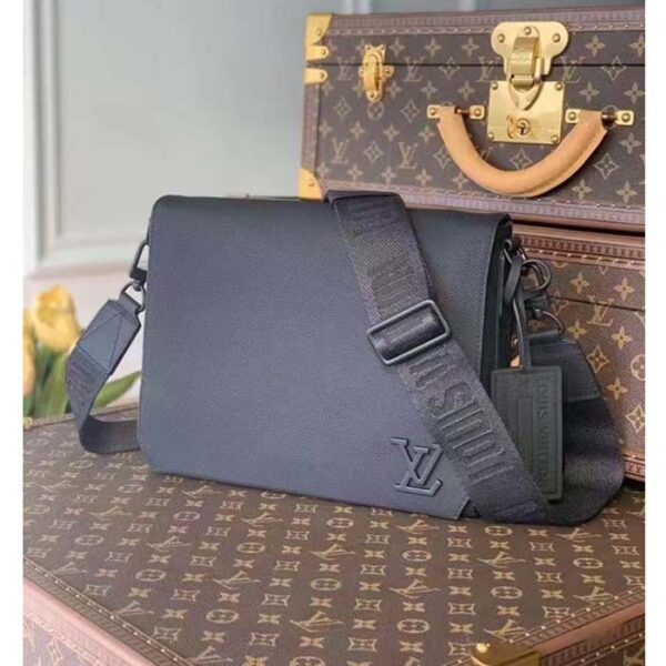 Louis Vuitton Unisex LV Aerogram Takeoff Messenger Black Grained Calf Leather - Image 2