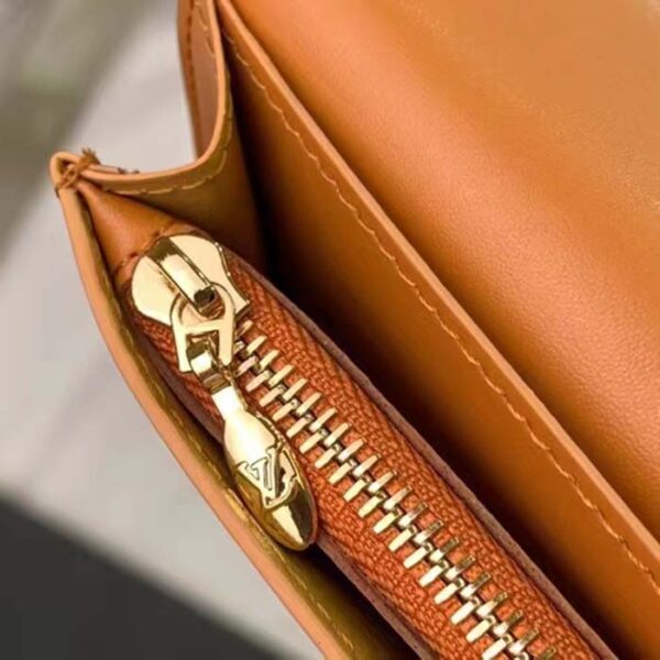 Louis Vuitton Unisex LV Vertical Wallet Black Arizona Taurillon Calf-Leather Sliding Capucines Closure - Image 8