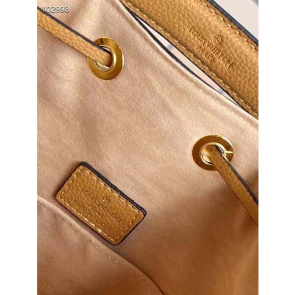 Louis Vuitton Unisex Lockme Bucket Bag Arizona Beige Grained Calf Leather - Image 10