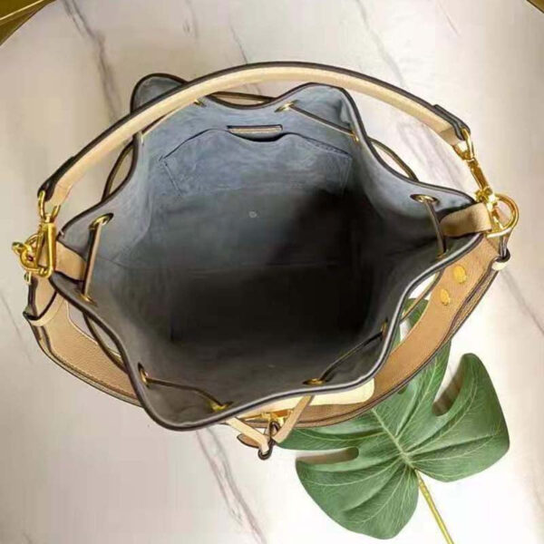 Louis Vuitton Unisex Lockme Bucket Bag Arizona Greige Grained Calf Leather - Image 6
