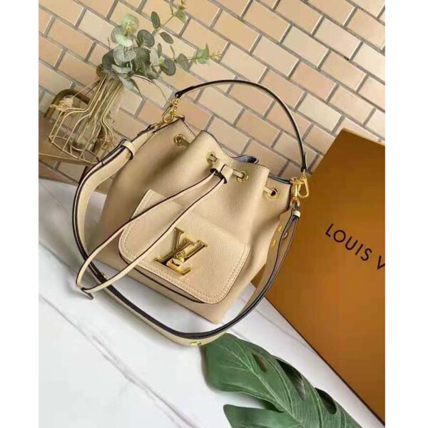 Louis Vuitton Unisex Lockme Bucket Bag Arizona Greige Grained Calf Leather - Image 2