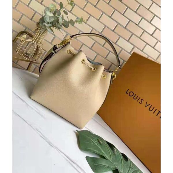 Louis Vuitton Unisex Lockme Bucket Bag Arizona Greige Grained Calf Leather - Image 3