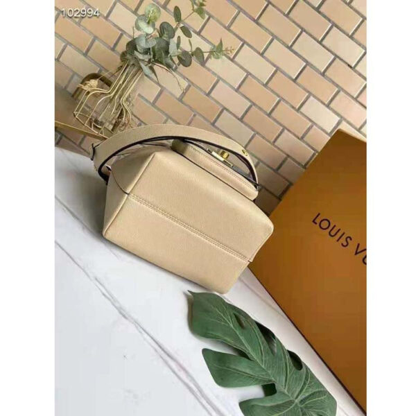 Louis Vuitton Unisex Lockme Bucket Bag Arizona Greige Grained Calf Leather - Image 5