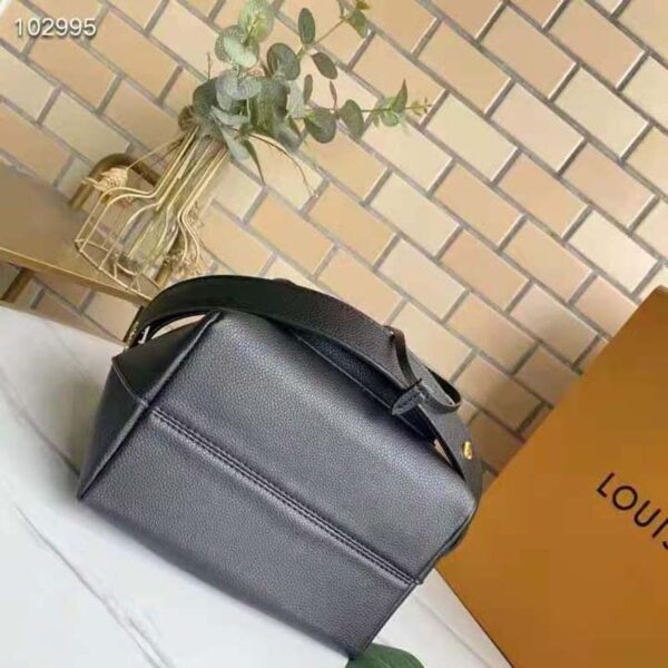 Louis Vuitton Unisex Lockme Bucket Bag Black Grained Calf Leather - Image 4