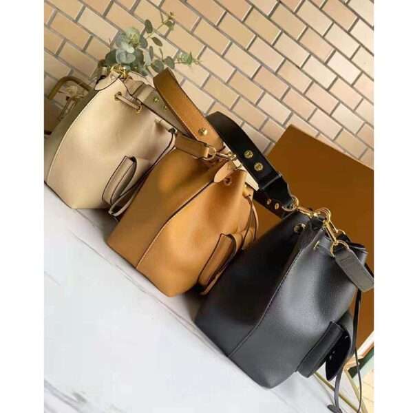 Louis Vuitton Unisex Lockme Bucket Bag Black Grained Calf Leather - Image 6