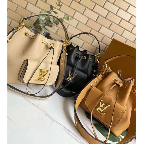 Louis Vuitton Unisex Lockme Bucket Bag Black Grained Calf Leather - Image 7