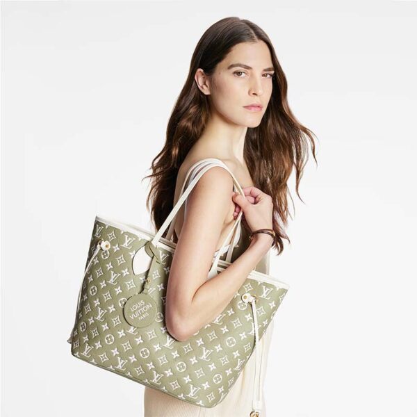 Louis Vuitton Women LV Neverfull MM Carryall Tote Bag Printed Embossed Grained Cowhide - Image 12