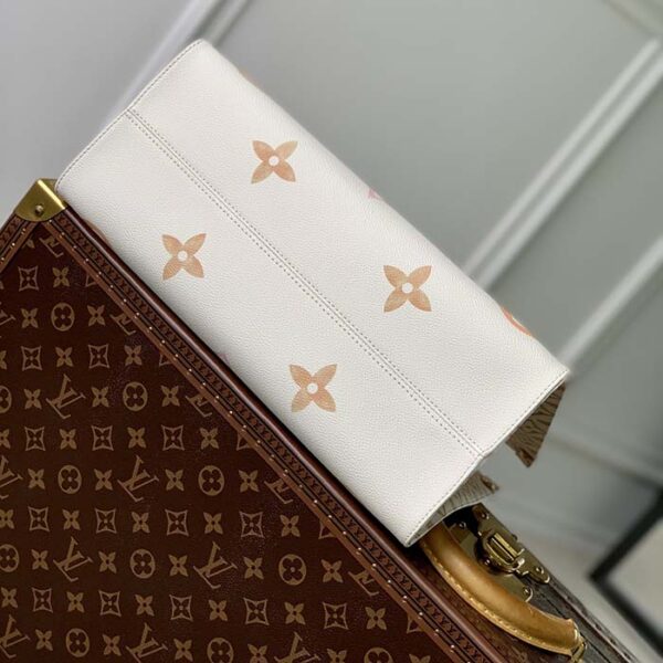 Louis Vuitton Women OnTheGo MM Tote Beige Monogram Coated Canvas Textile Lining - Image 5